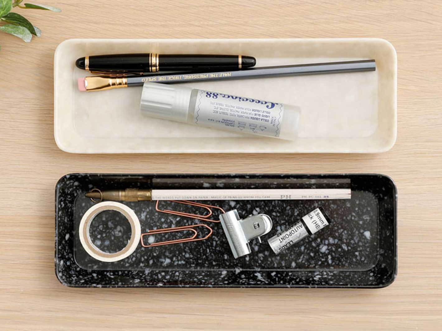 Marbled Melamine Pen Tray Ivory