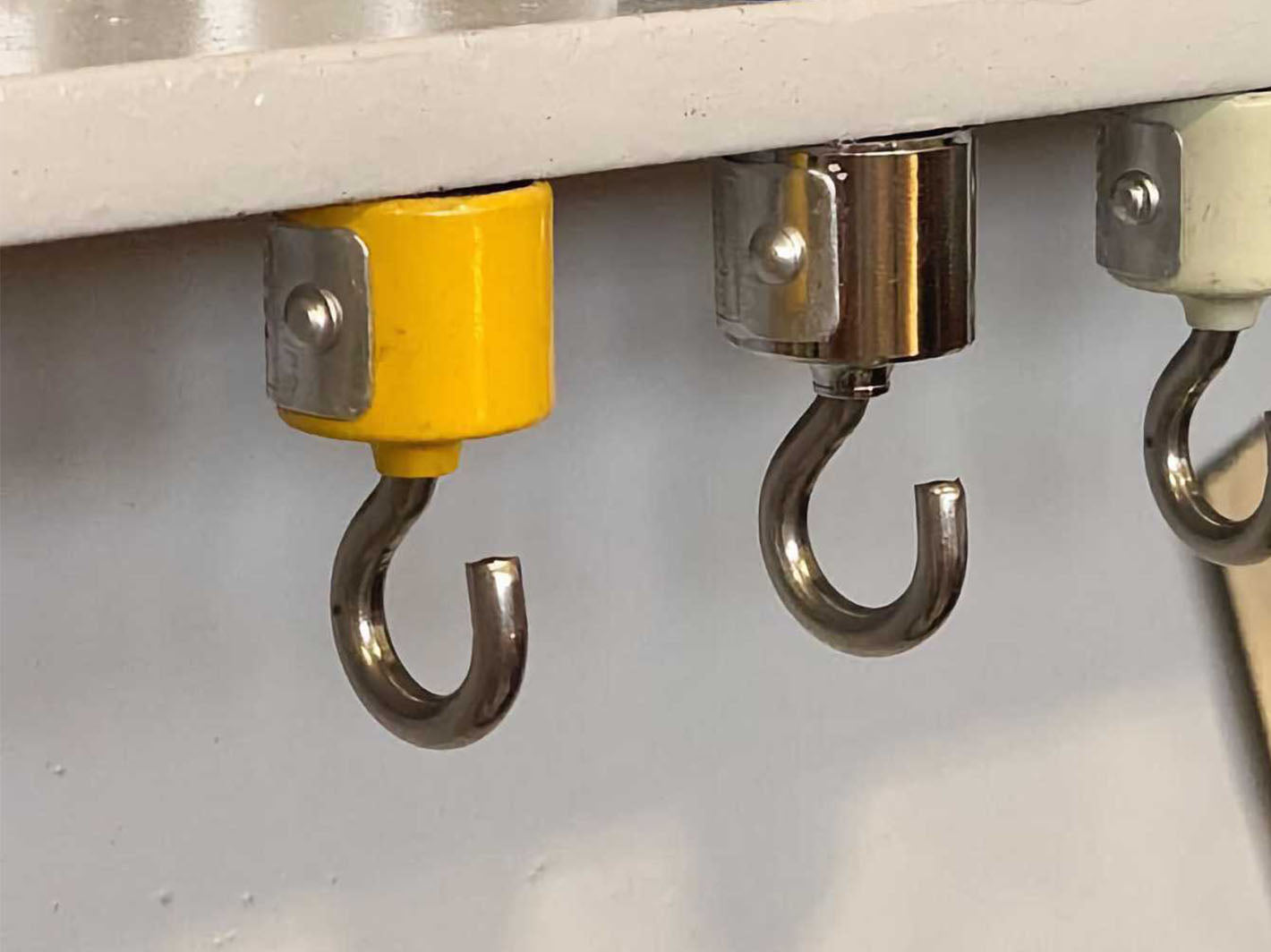 Magnetic Hook Chrome