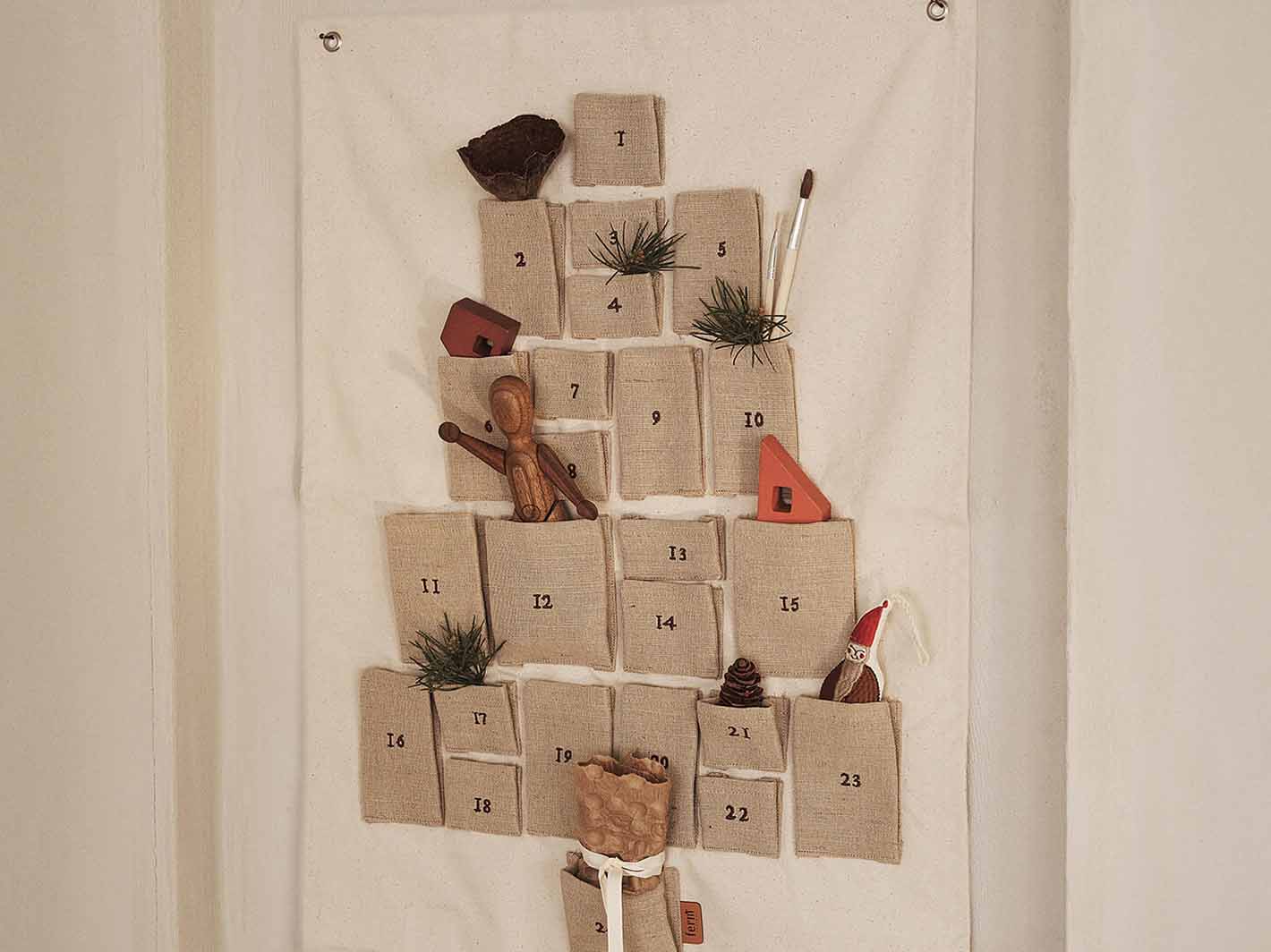 Pine Christmas Calendar Mini