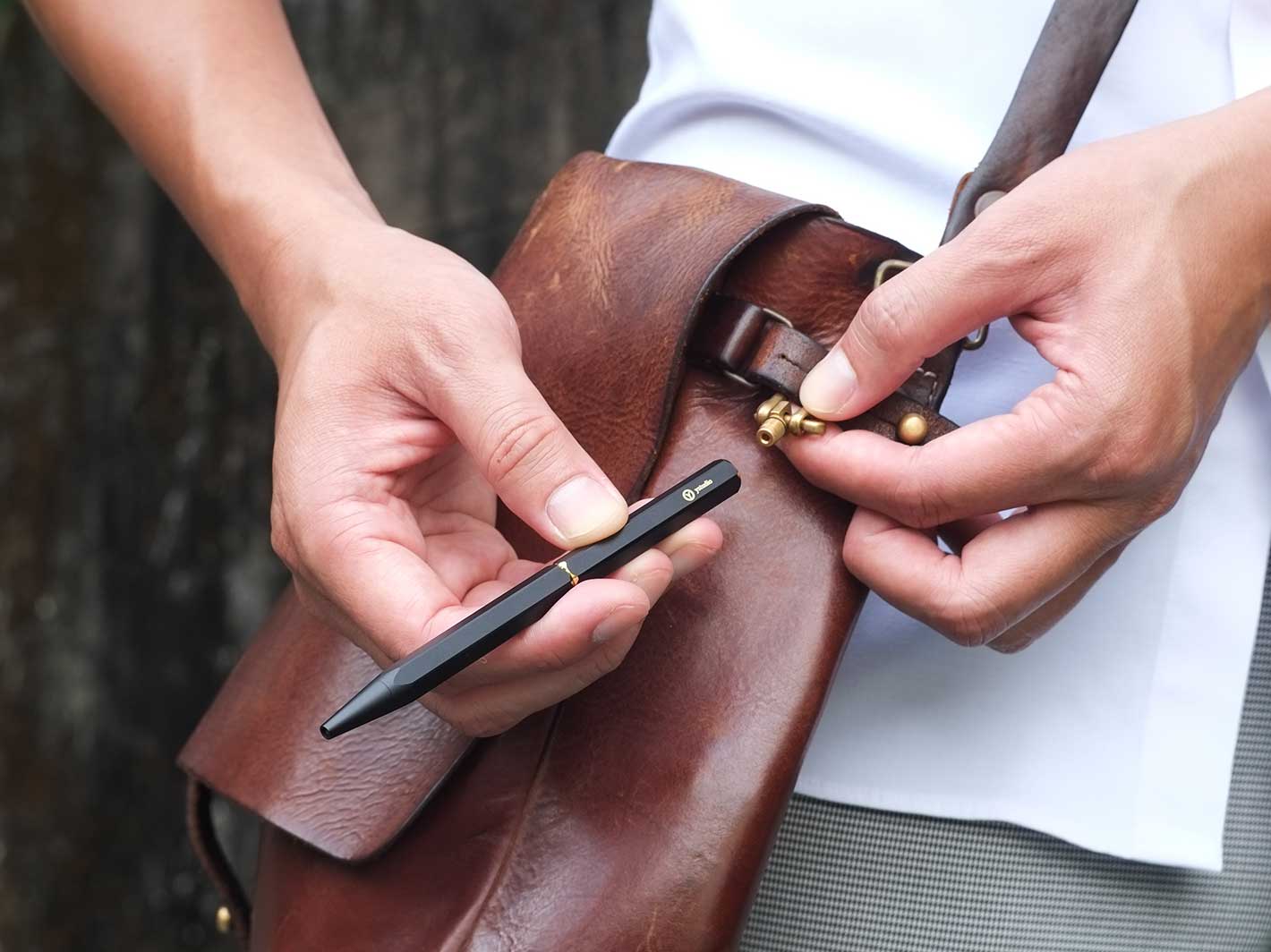 Classic Revolve Portable Ballpoint Pen Brassing